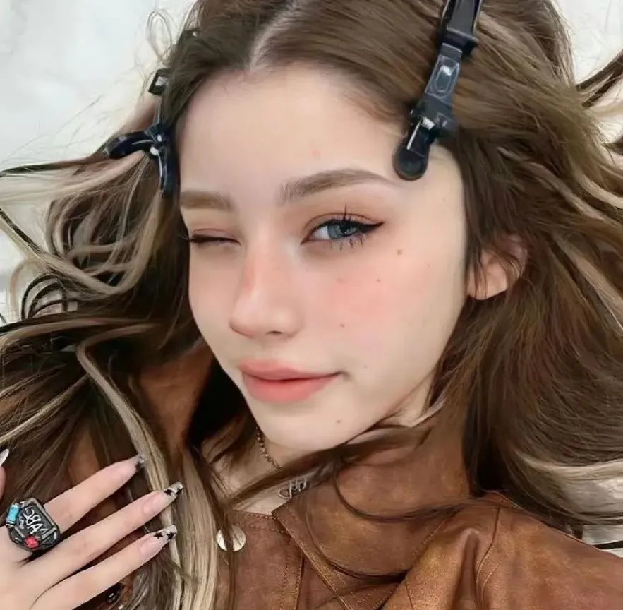 疯疯癫癫的阿兹洛